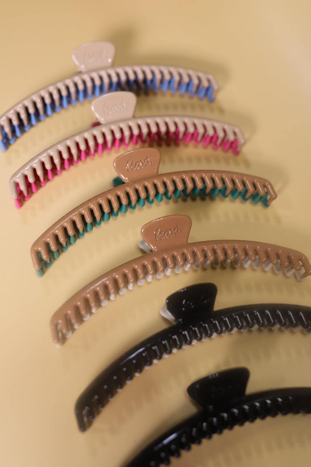 TWO-TONED SHINY ORIGINAL HOLD EVERYTHING CLAW