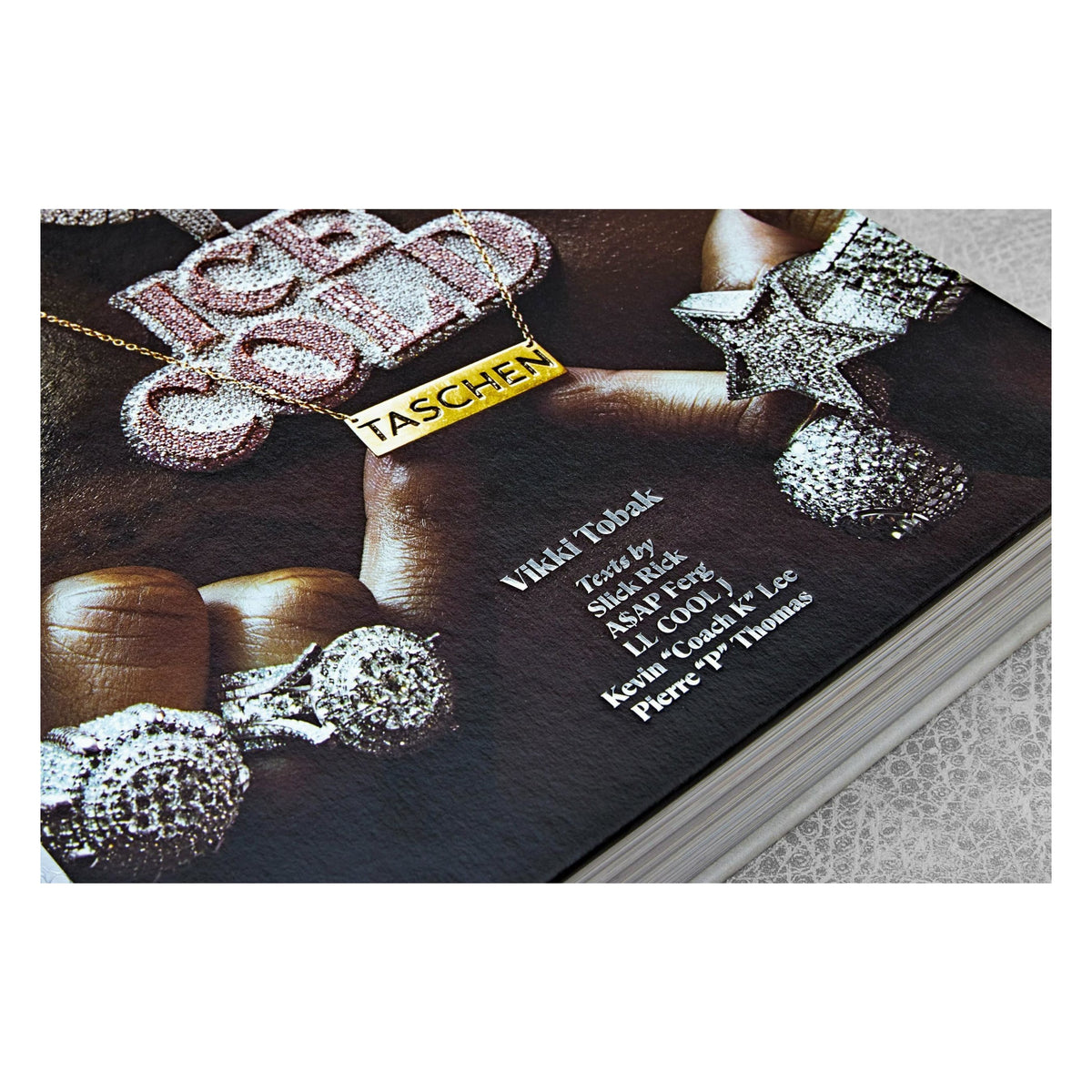 Ice Cold. A Hip-Hop Jewelry History (German, French, English)