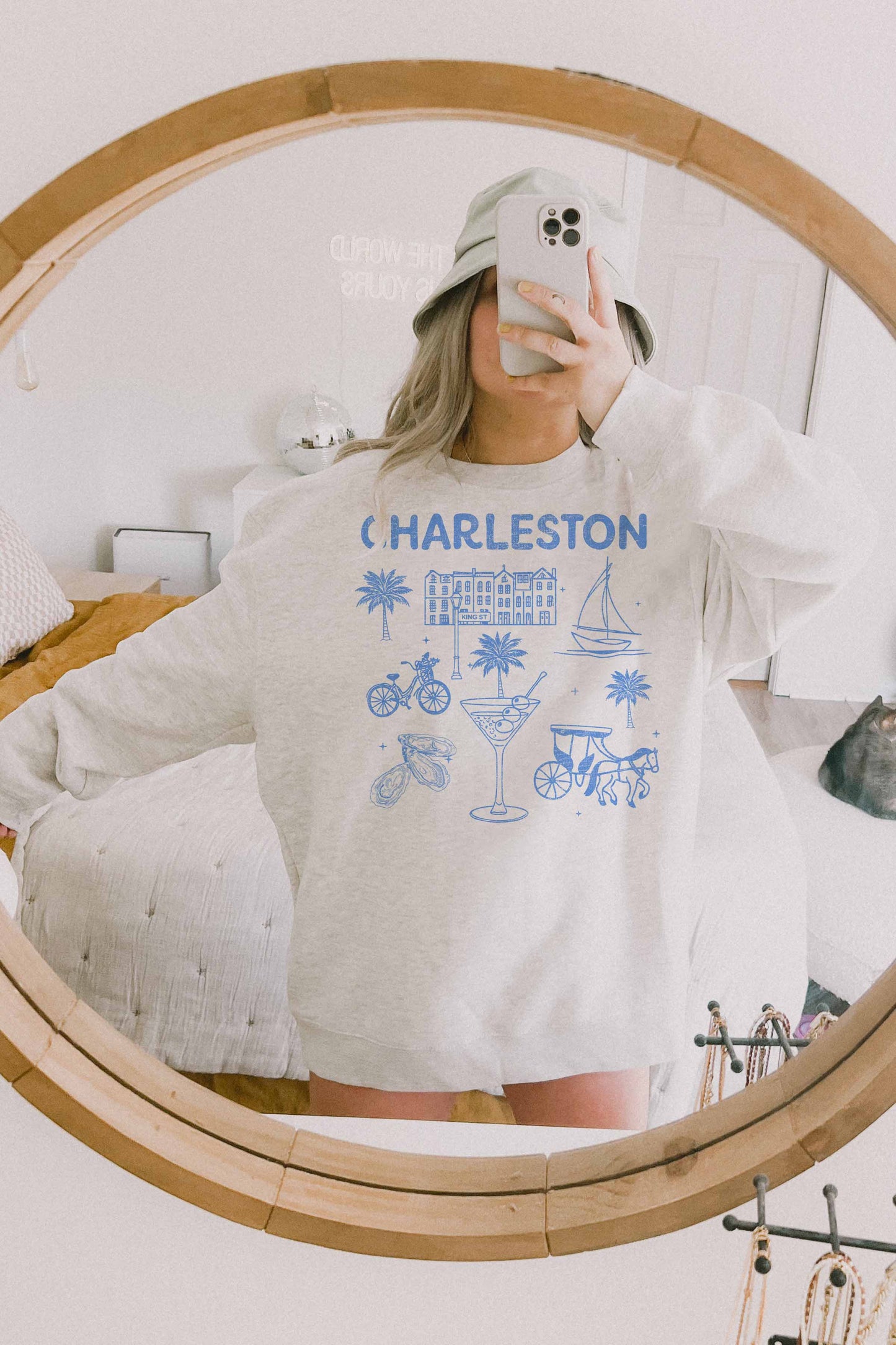 GOOD DAY STREET - CHARLESTON OVERSIZED SWEATSHIRTS: WHITE / S/M