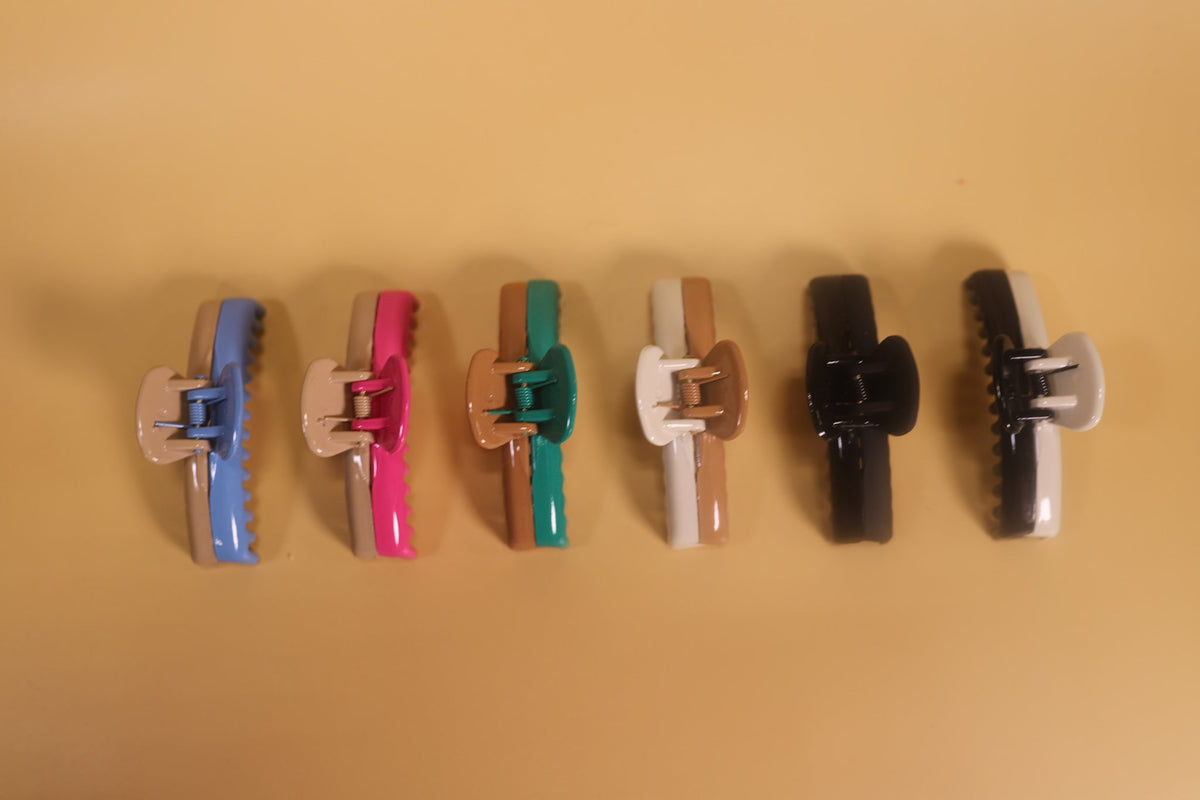 TWO TONED SHINY MINI HOLD EVERYTHING CLAW
