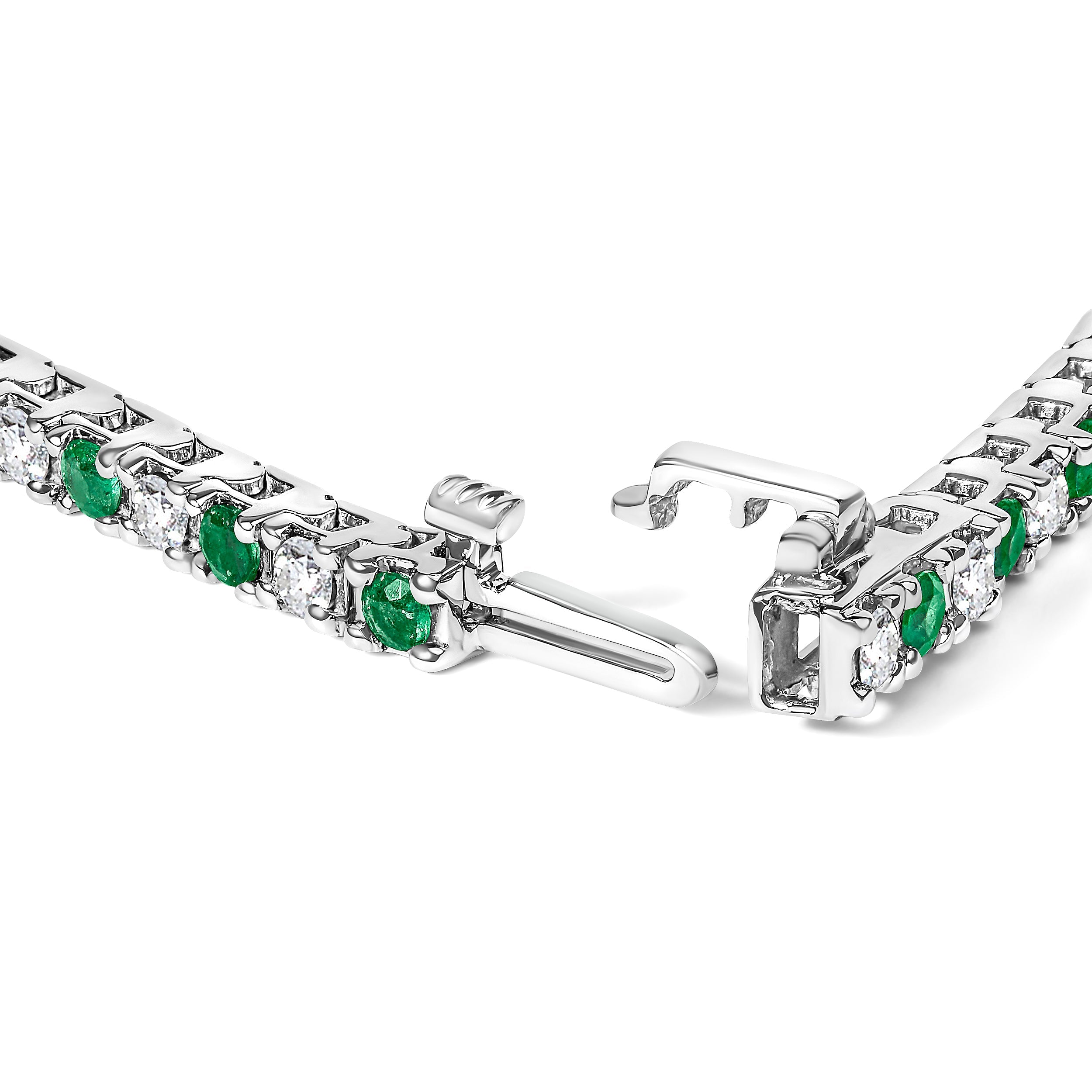14K White Gold Alternating 1 1/2 Cttw Diamond and Emerald Tennis Bracelet