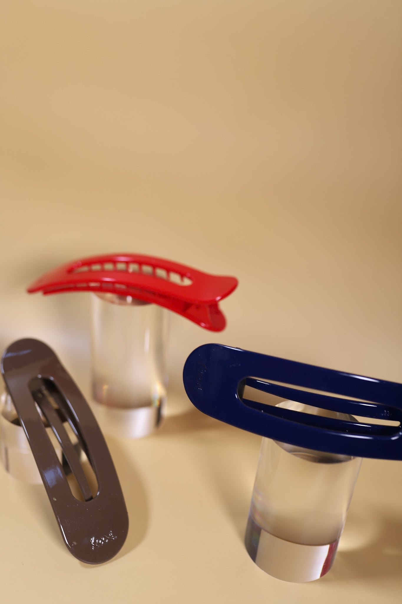 OVERSIZED LAY DOWN CLAW