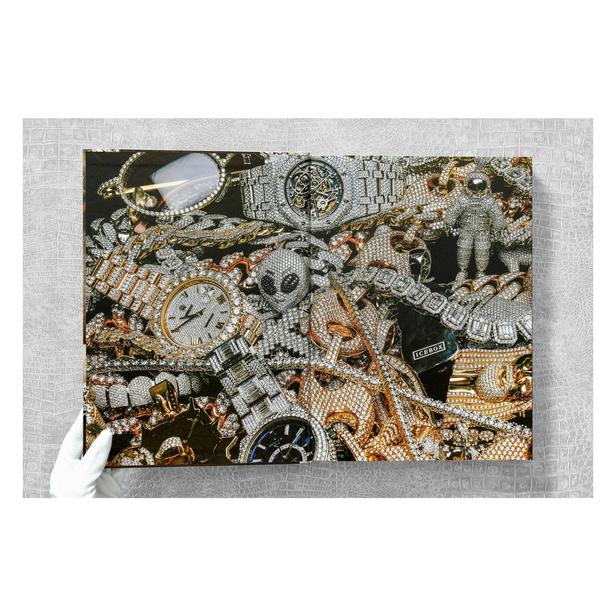 Ice Cold. A Hip-Hop Jewelry History (German, French, English)