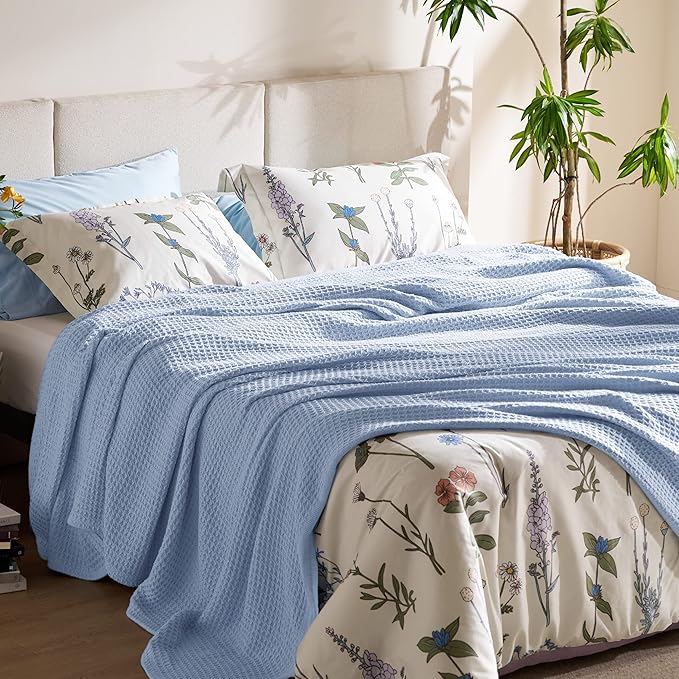 Bedsure 100% Cotton Blanket Queen Size for Bed - Breathable and Soft, Waffle Weave Blanket for Summer, Thick Cozy Fall Blankets for Women Gift, Sky Blue, 90x90 Inches