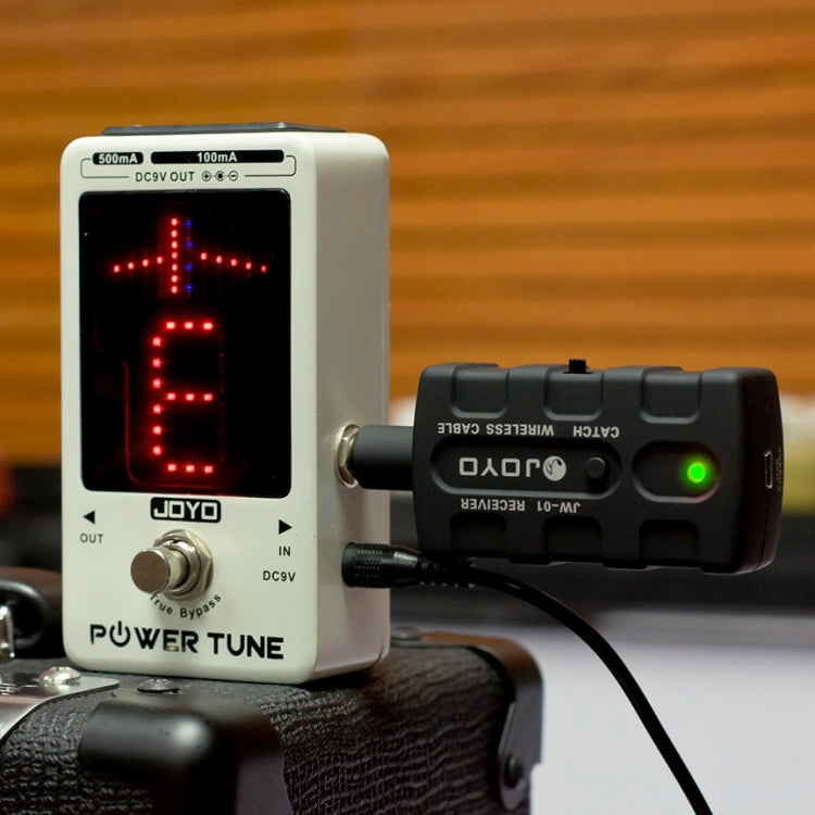 JOYO JW-01 Low Noise Portability Guitar Wireless Audio Transmitter Audio Receiver, Plug:UK Plug(Black)