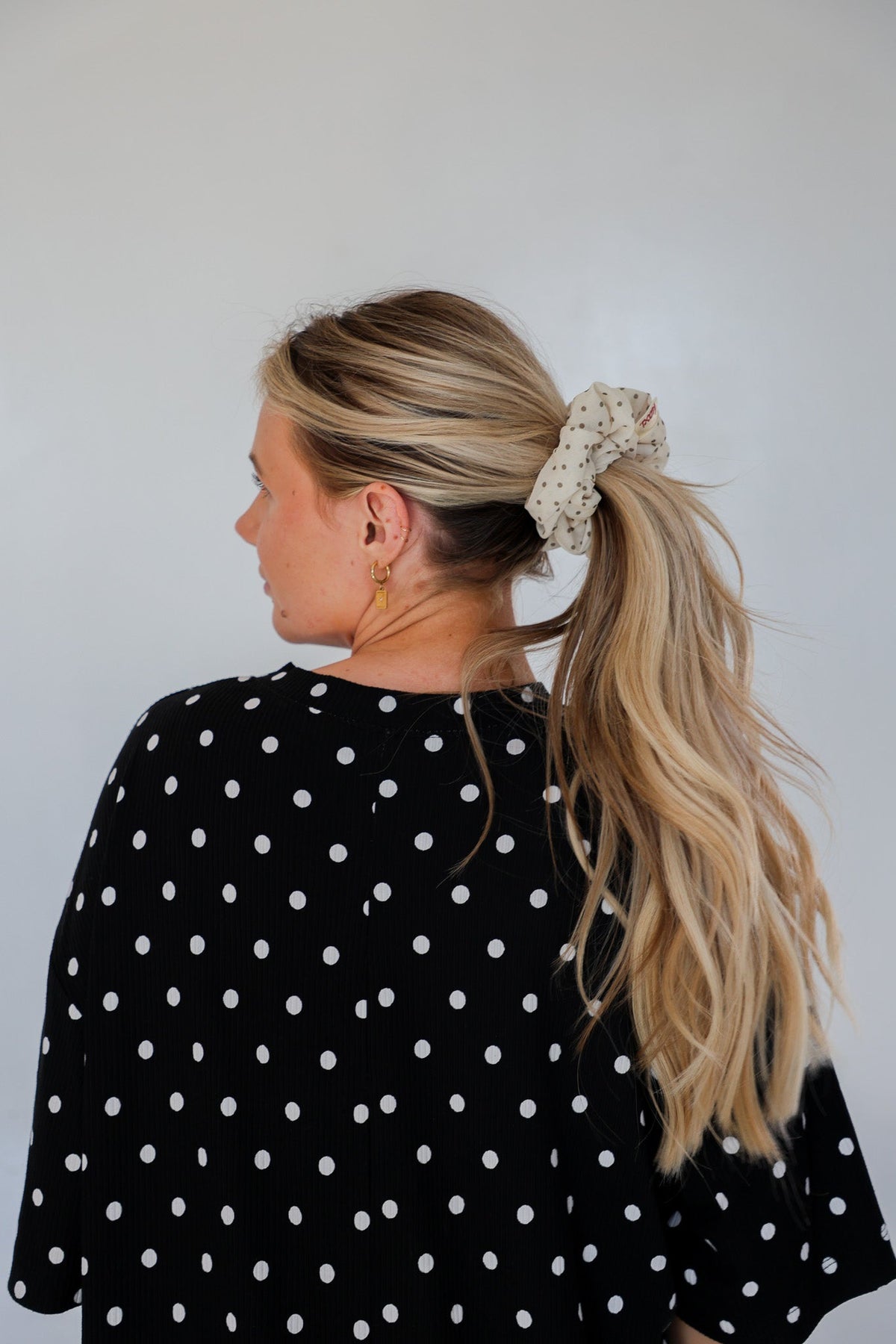 POLKA DOT OVERSIZED SCRUNCHIE