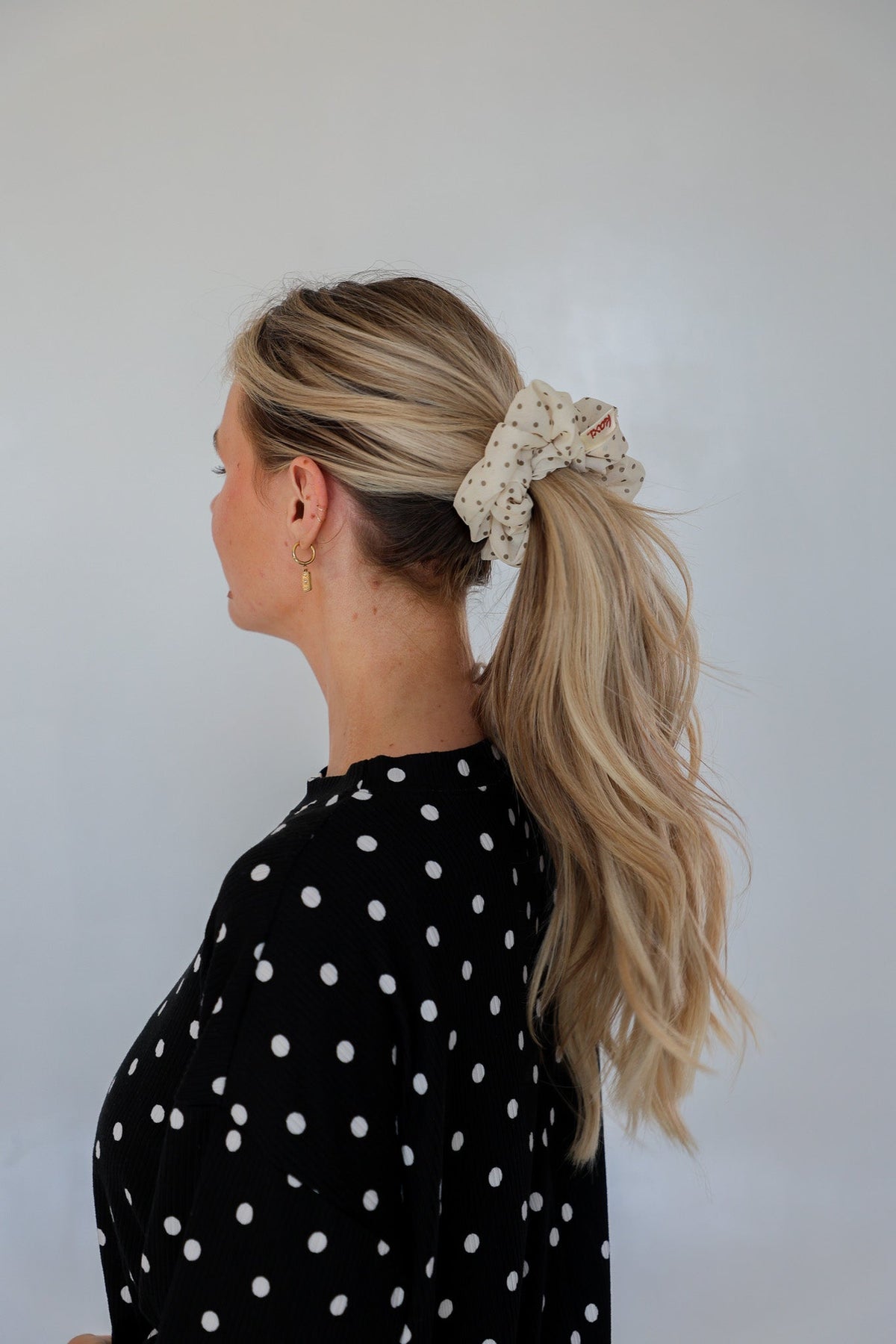 POLKA DOT OVERSIZED SCRUNCHIE