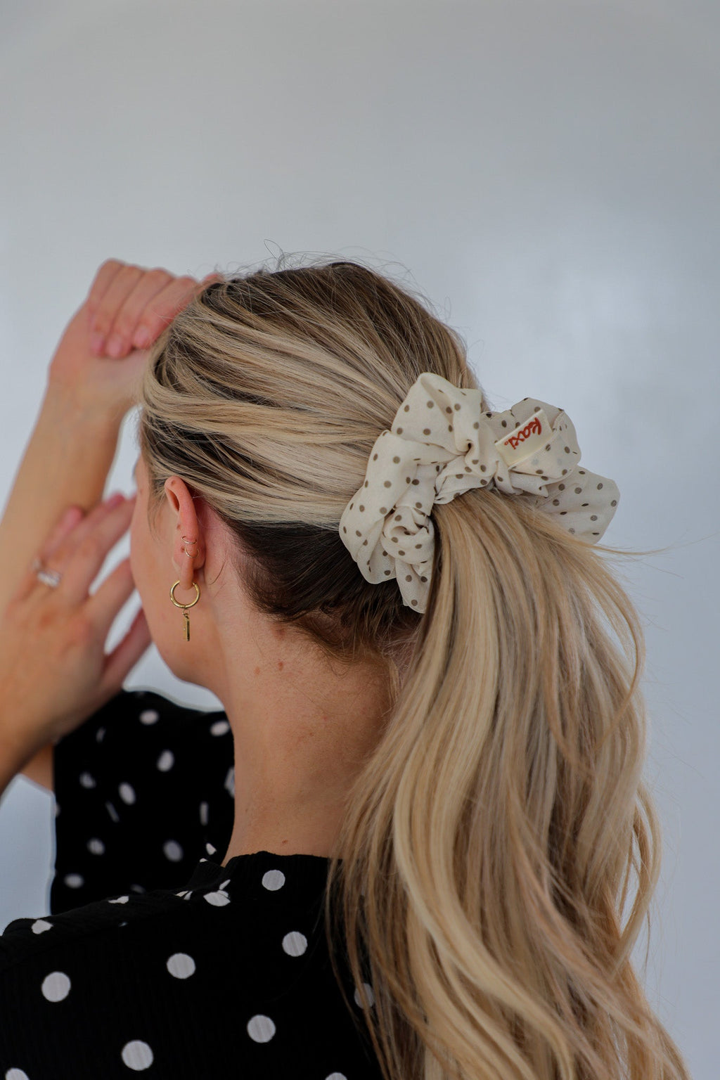 POLKA DOT OVERSIZED SCRUNCHIE