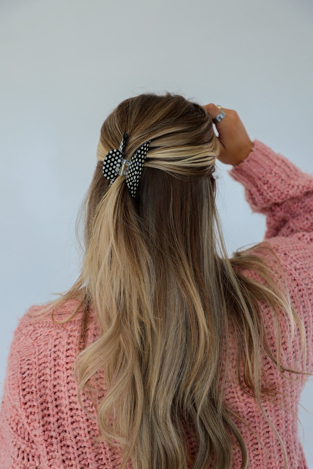 BLACK & WHITE POLKA DOT CLAW