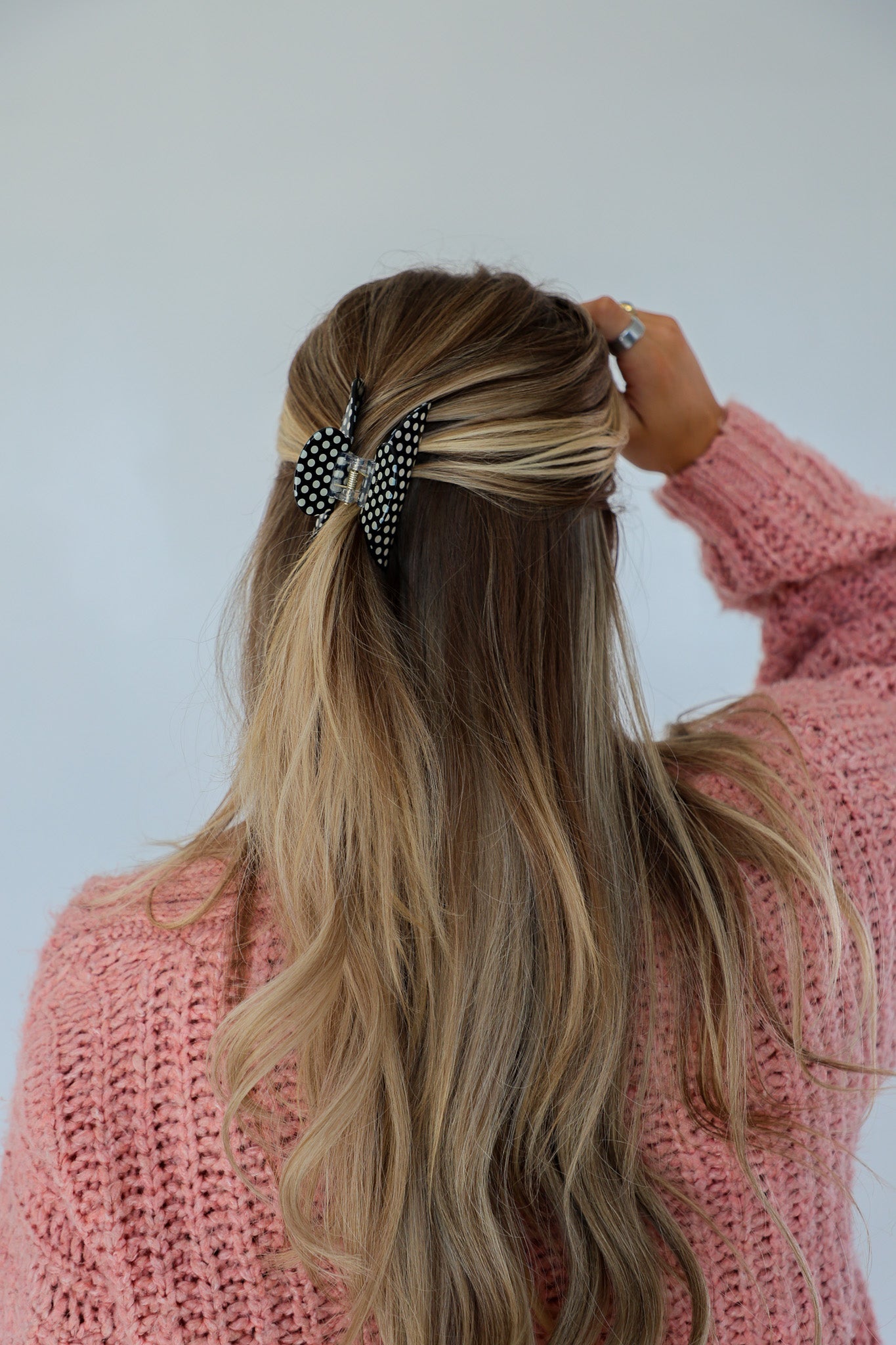BLACK & WHITE POLKA DOT CLAW