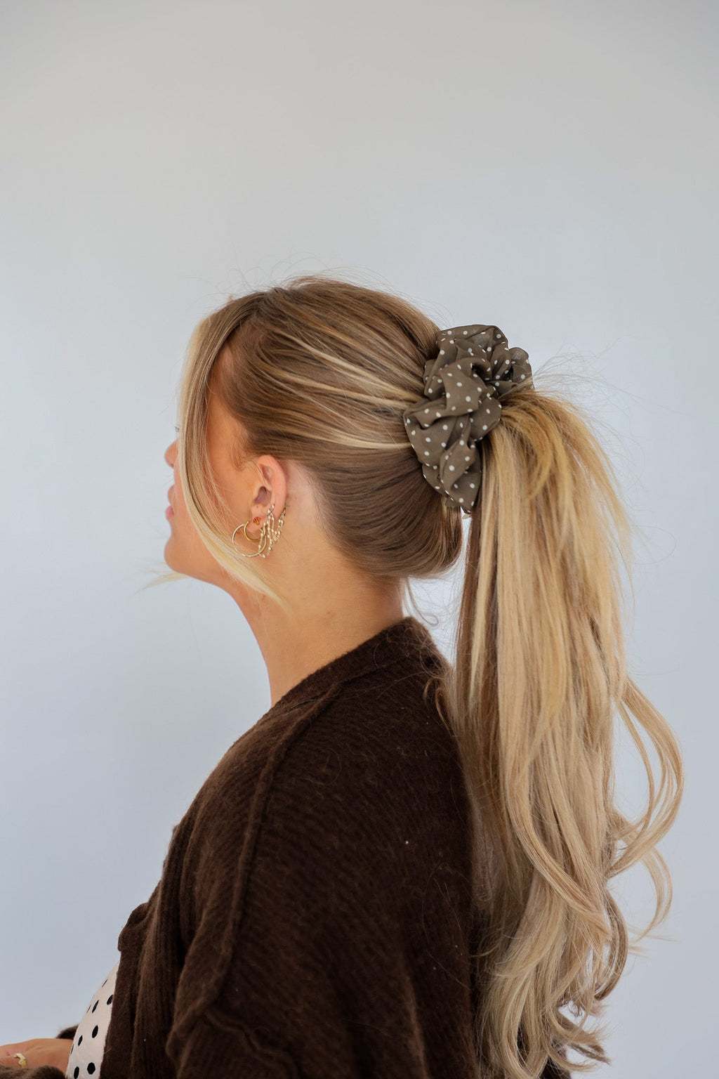 POLKA DOT OVERSIZED SCRUNCHIE