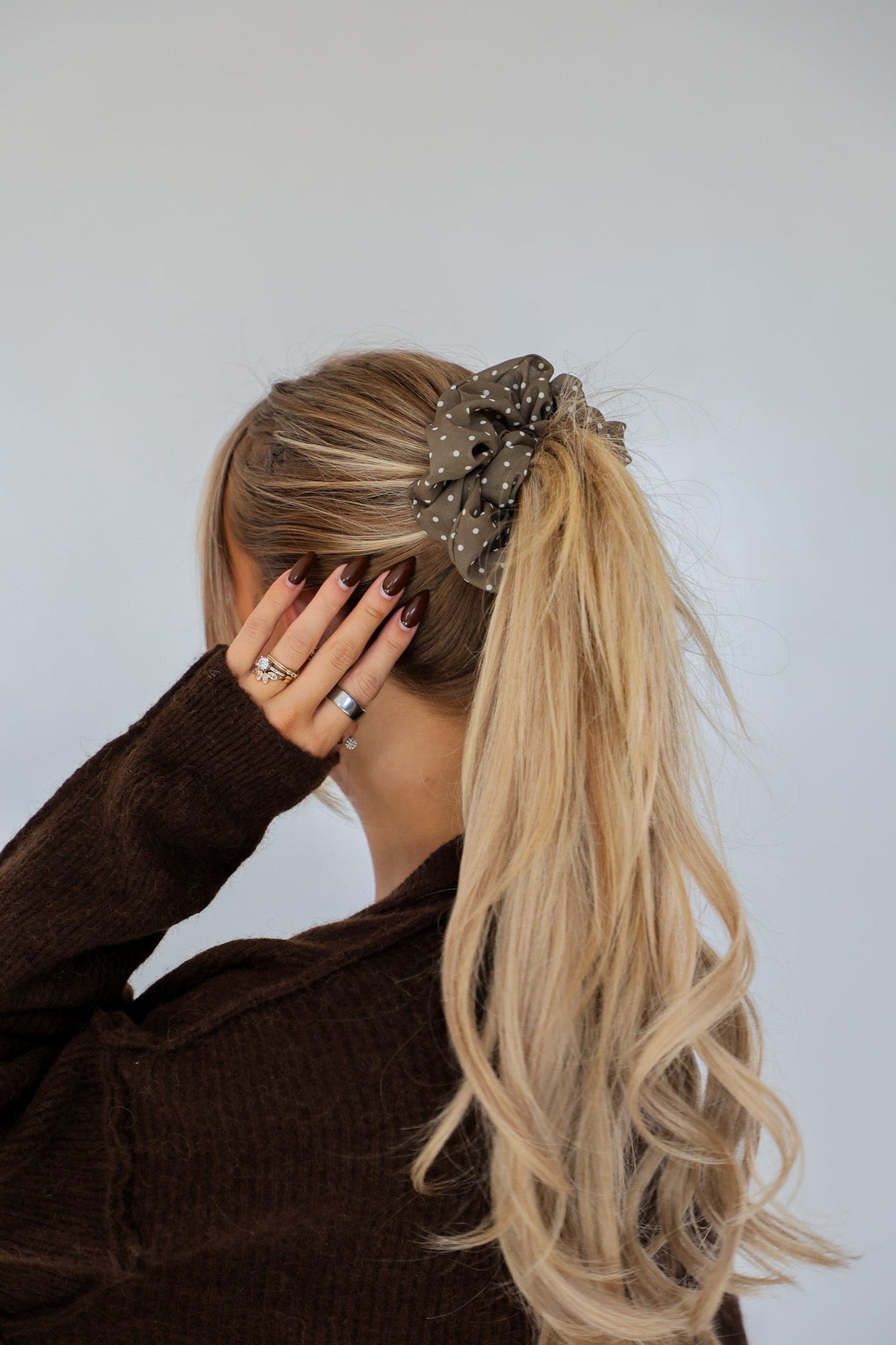 POLKA DOT OVERSIZED SCRUNCHIE