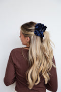 VELVET OVERSIZED SCRUNCHIE