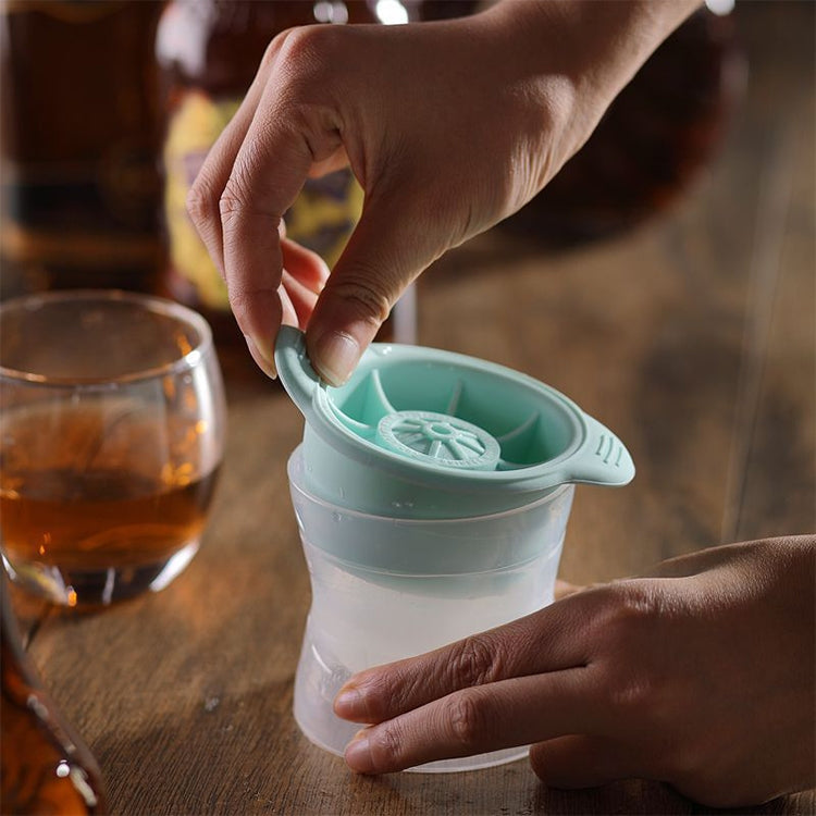 Home Spherical Ice Lattice Whisky Wine Ice Cube Maker Silicone Trays Mold with Cover (Mint Green)