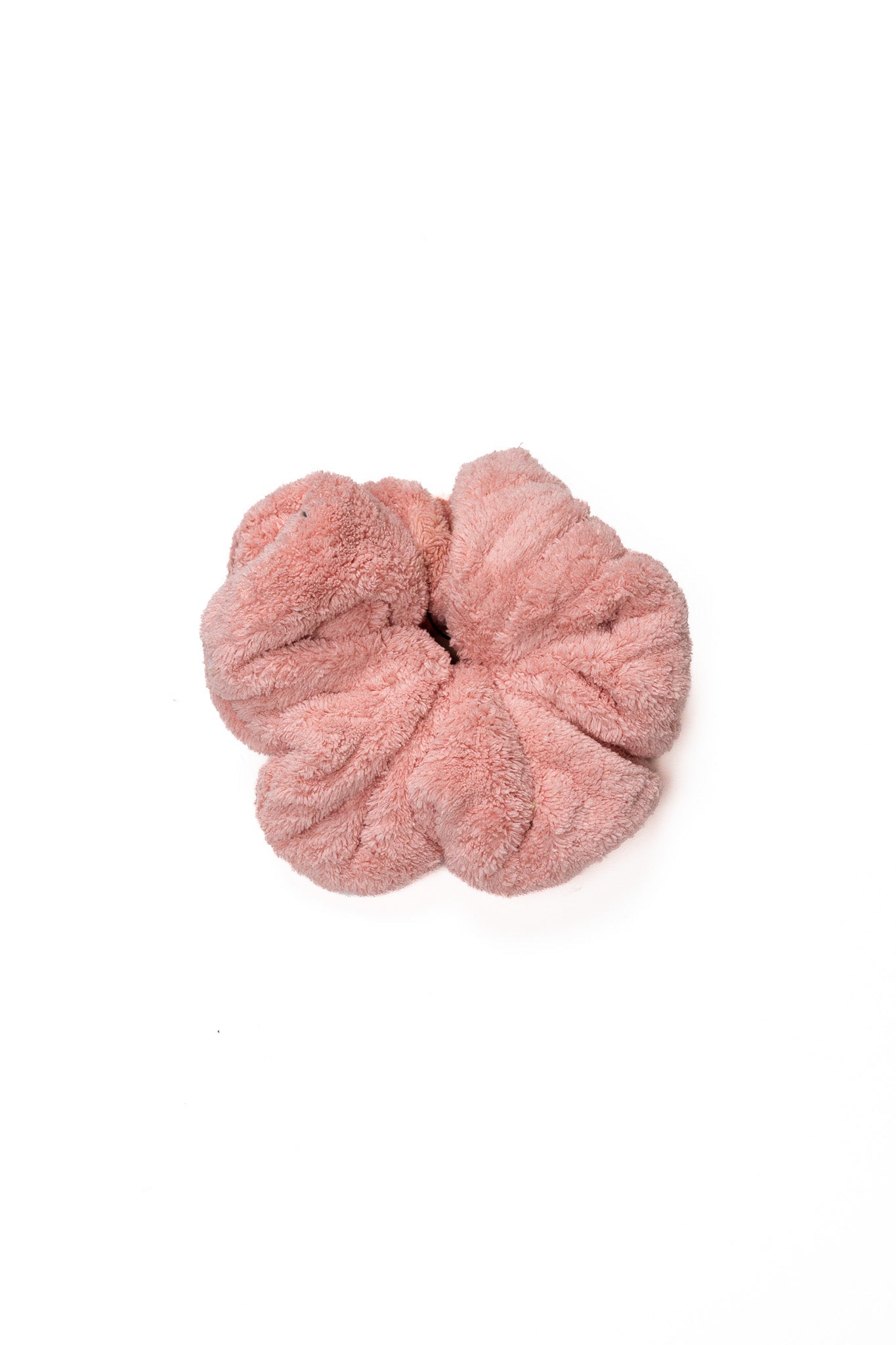 OVERSIZED TOWEL SCRUNCHIES