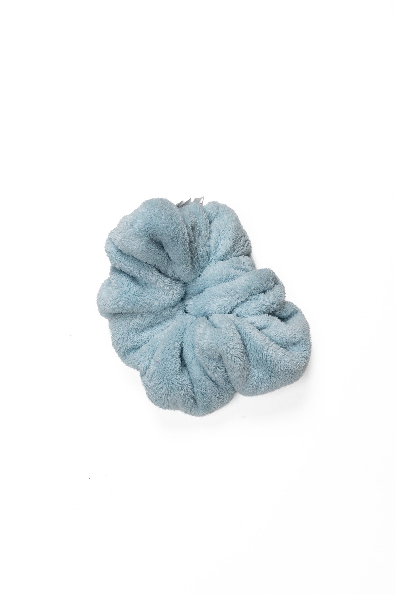 OVERSIZED TOWEL SCRUNCHIES