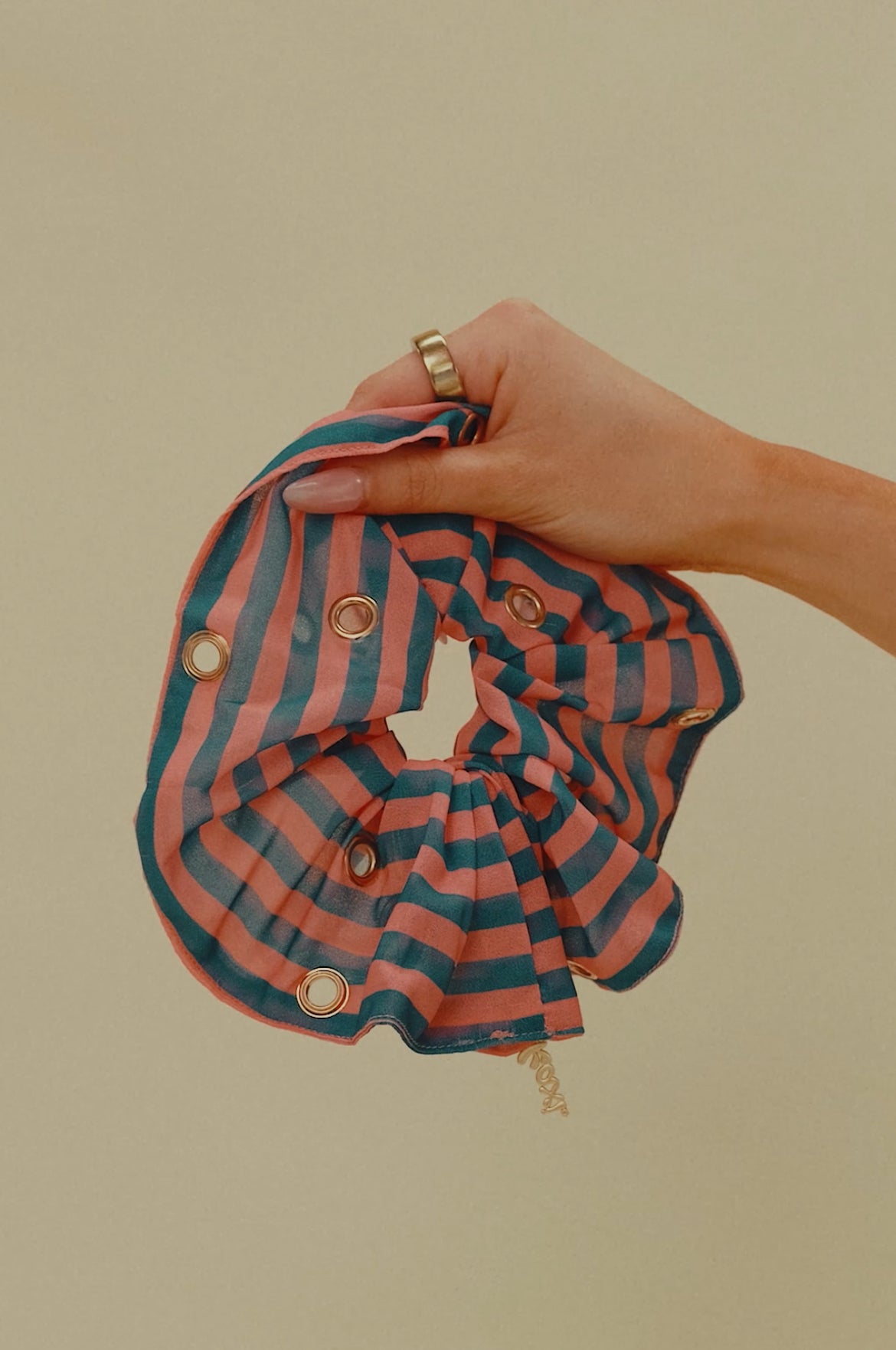 COOL MOM GROMMET SCRUNCHIE