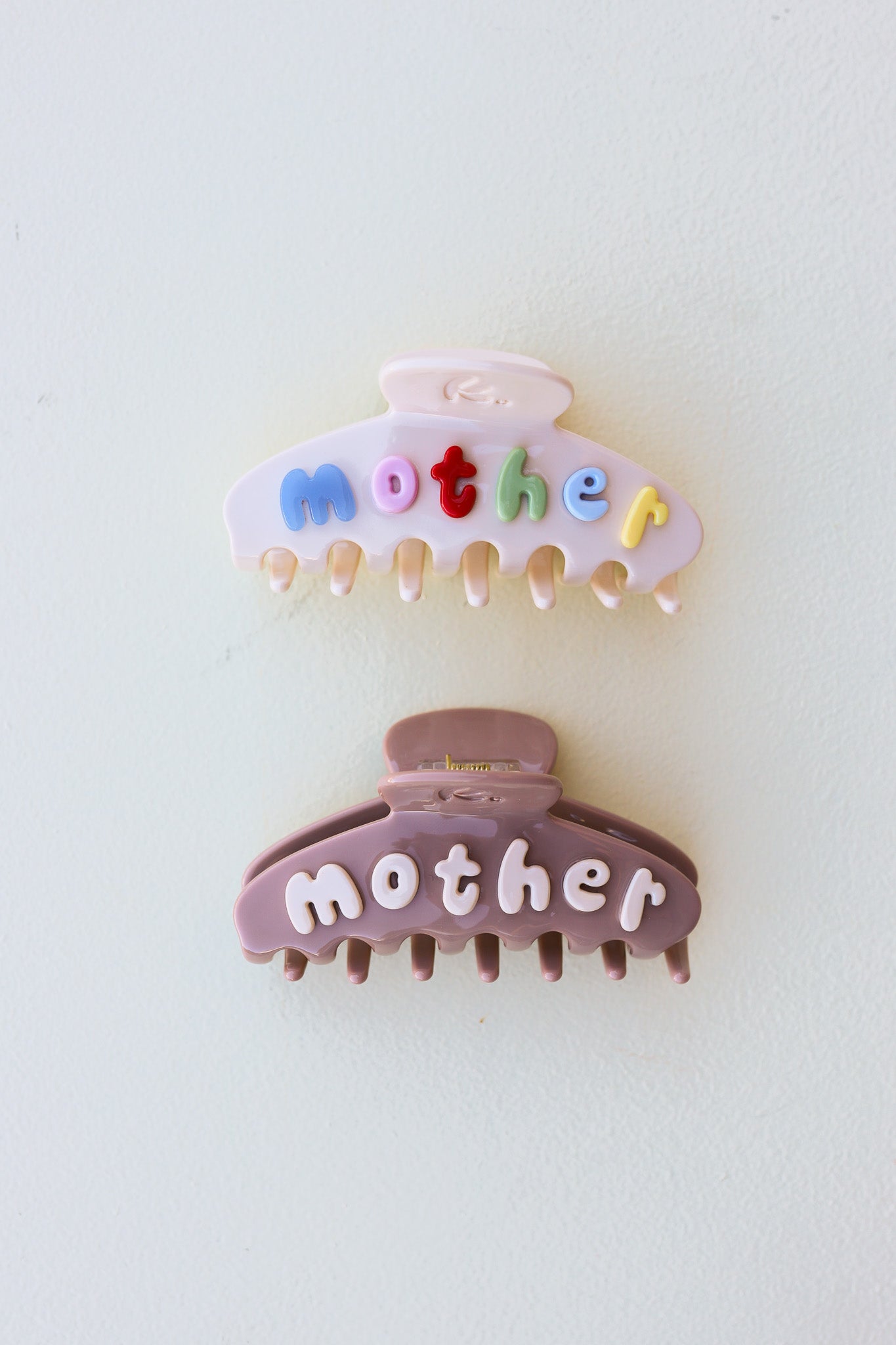MOTHERHOOD CLAW