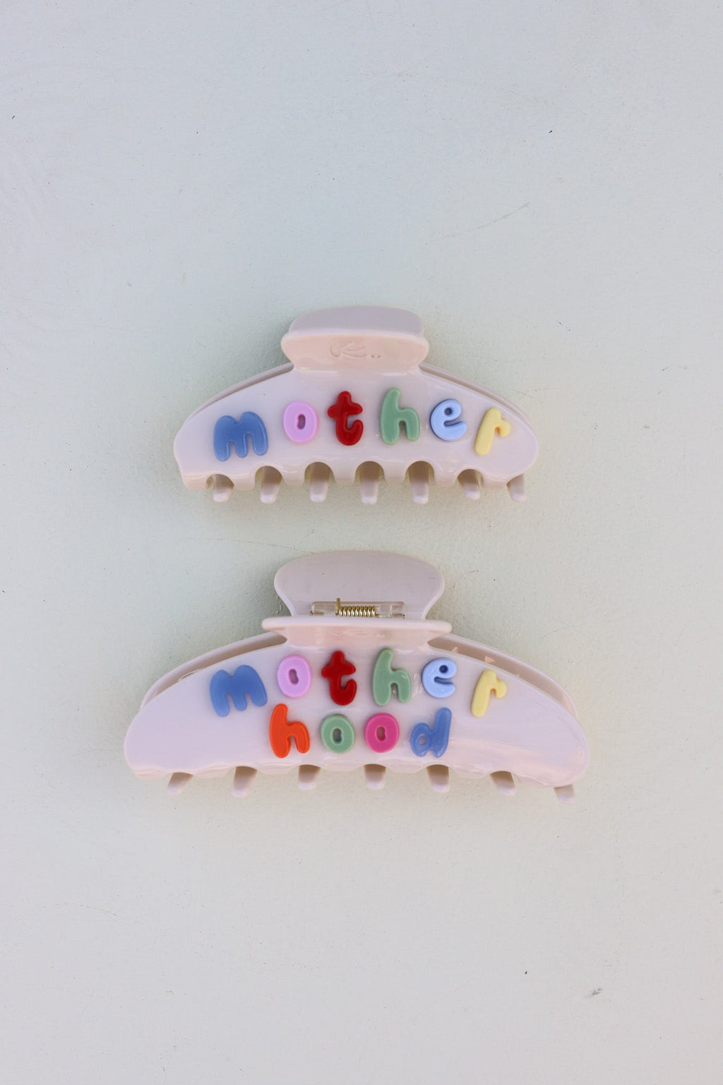 MOTHERHOOD CLAW