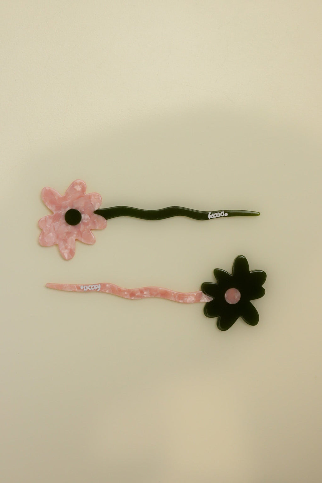 FLOWER FRENCH PINS ( 3 COLORS )