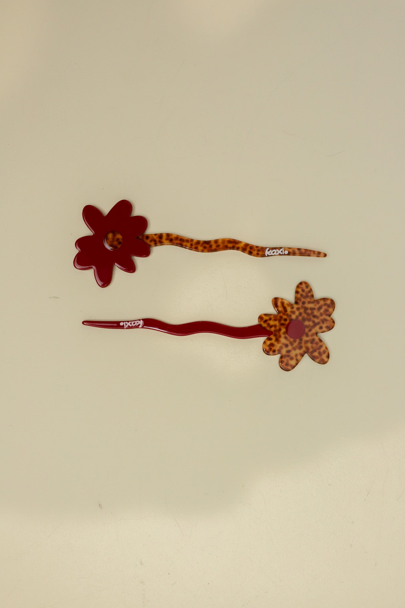 FLOWER FRENCH PINS ( 3 COLORS )