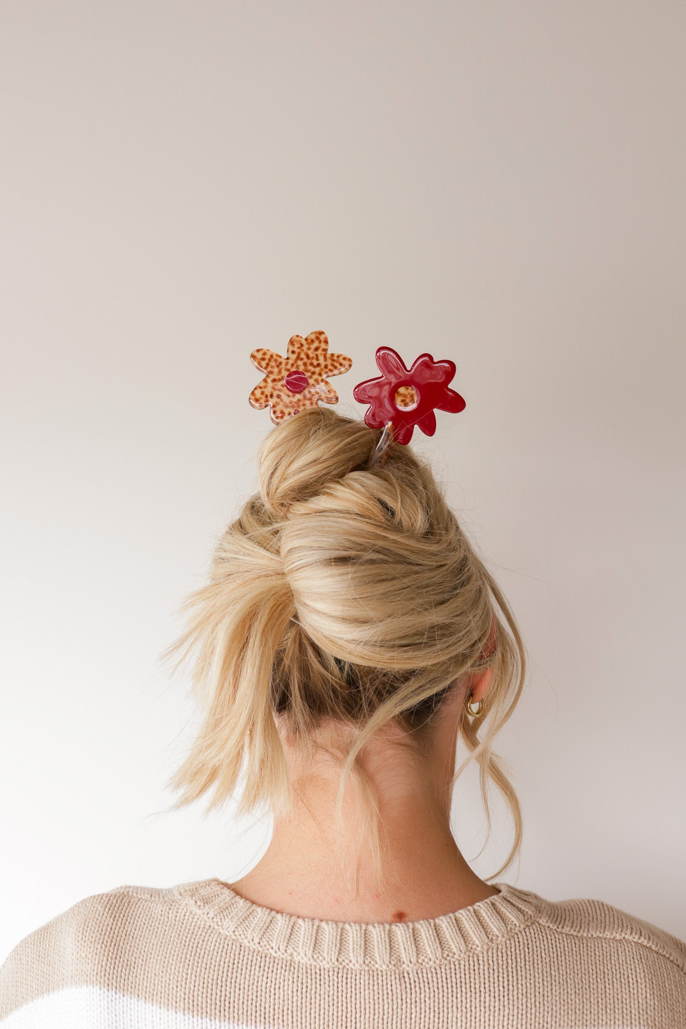 FLOWER FRENCH PINS ( 3 COLORS )