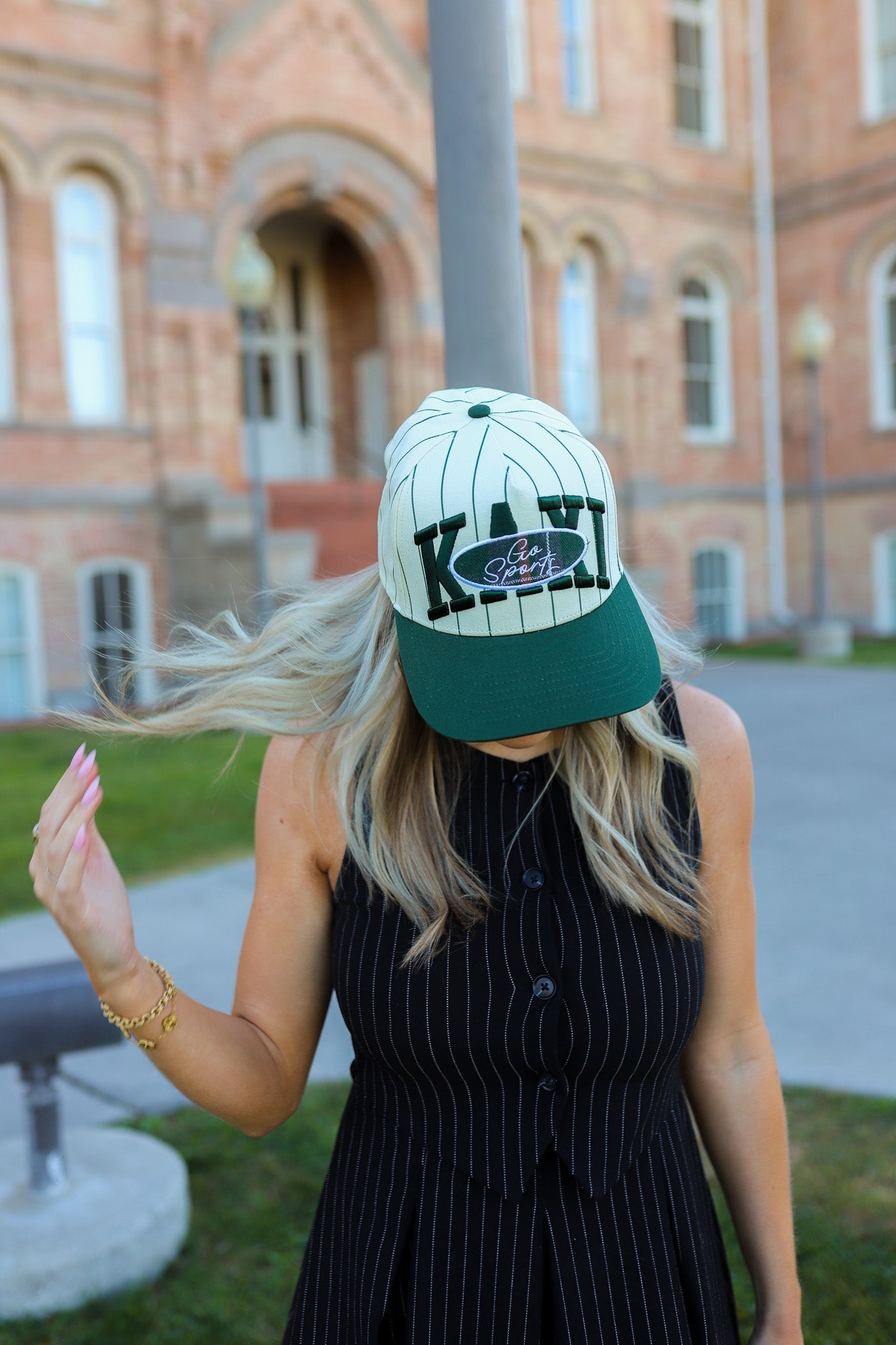 GO SPORTS TRUCKER HAT