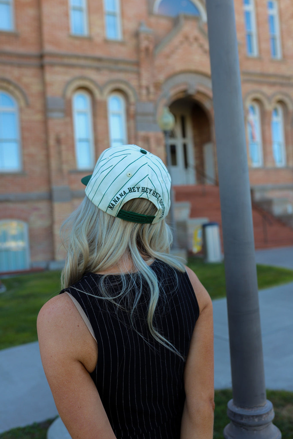 GO SPORTS TRUCKER HAT