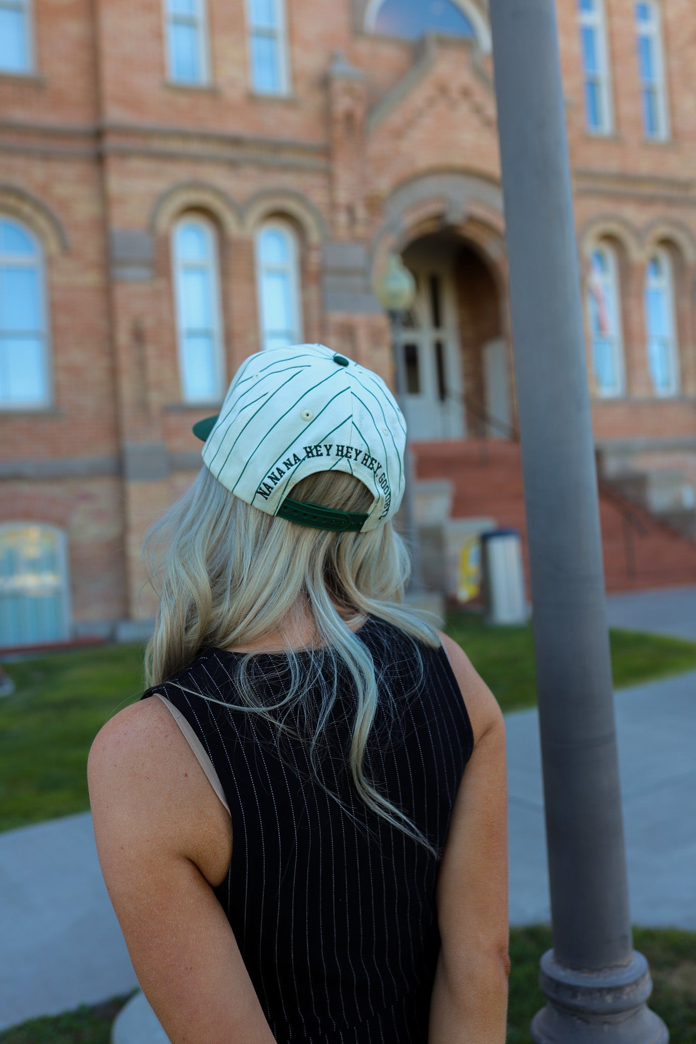 GO SPORTS TRUCKER HAT