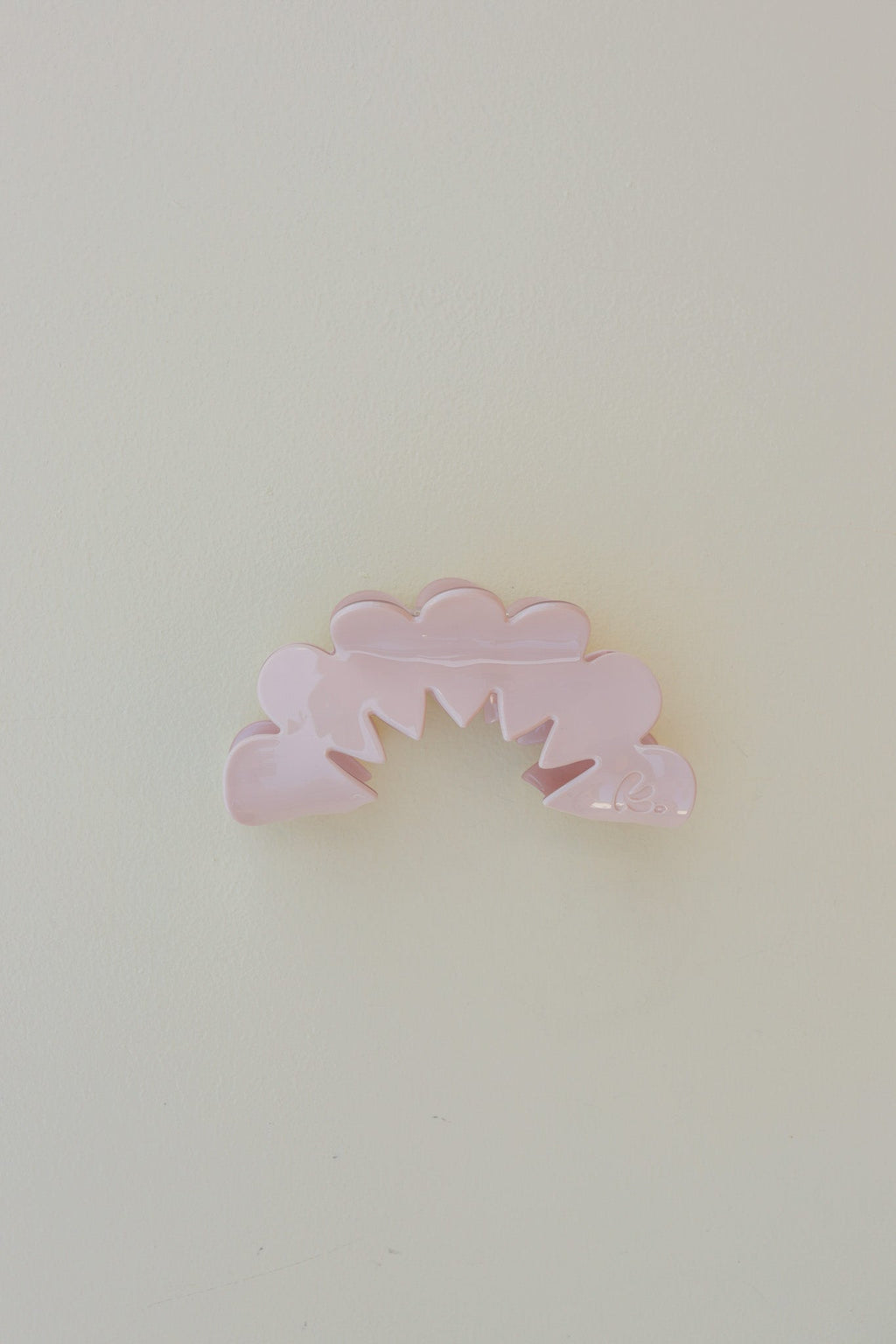 PINKY PETAL ARCH CLAW