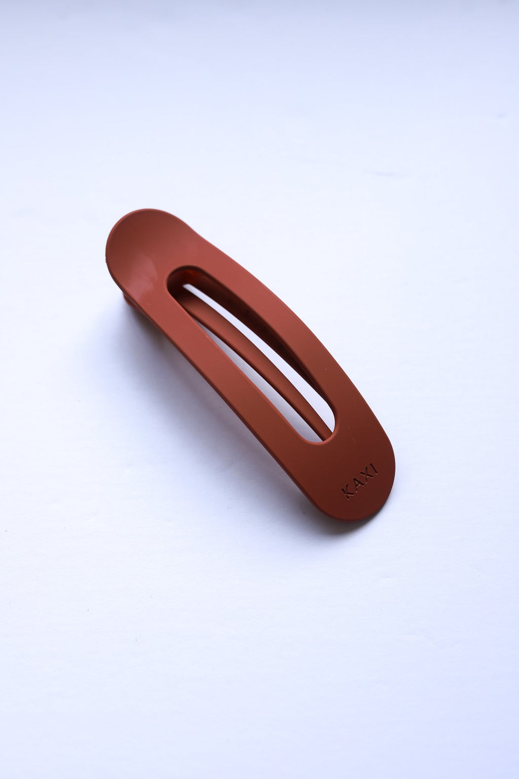 OVERSIZED LAY DOWN CLAW