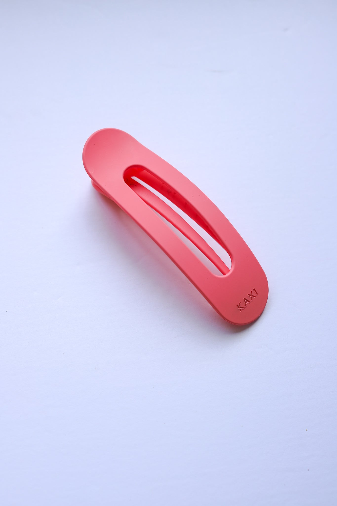 OVERSIZED LAY DOWN CLAW
