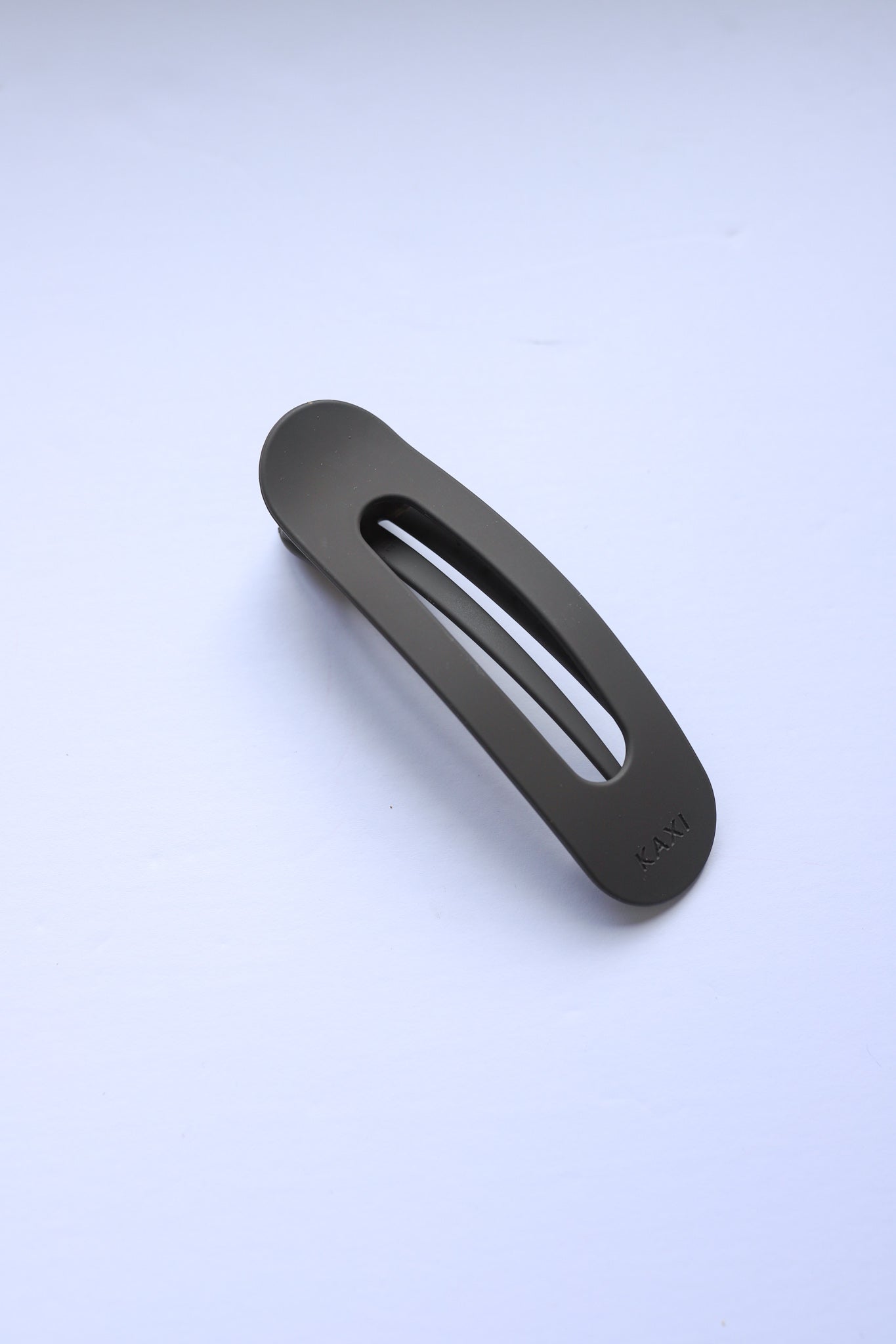 OVERSIZED LAY DOWN CLAW