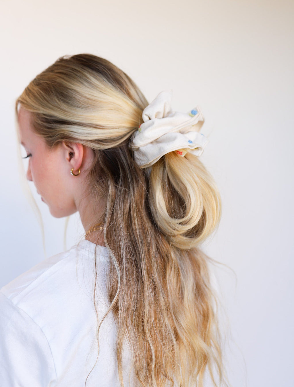 CREAM FARMERS MARKET CORSET SCRUNCHIE