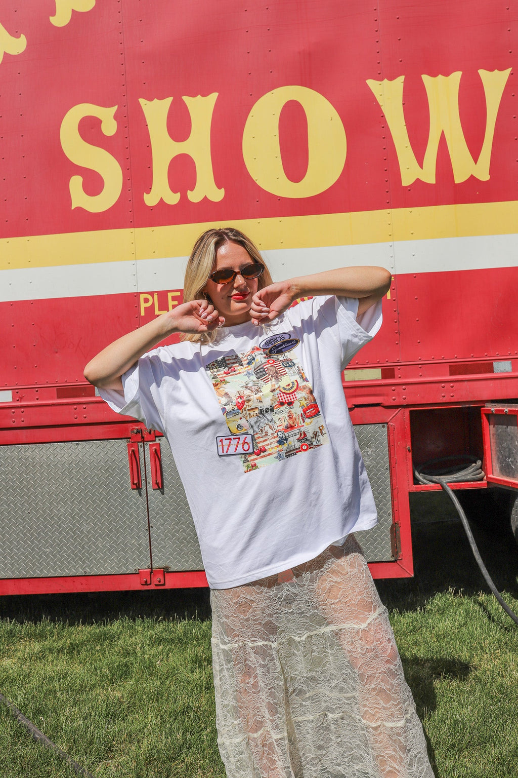 AMERICA'S SWEETHEART T-SHIRT