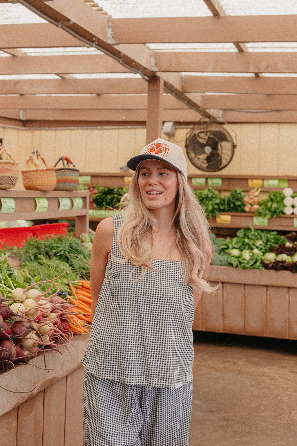 STRAWBERRY KAXI TRUCKER HAT