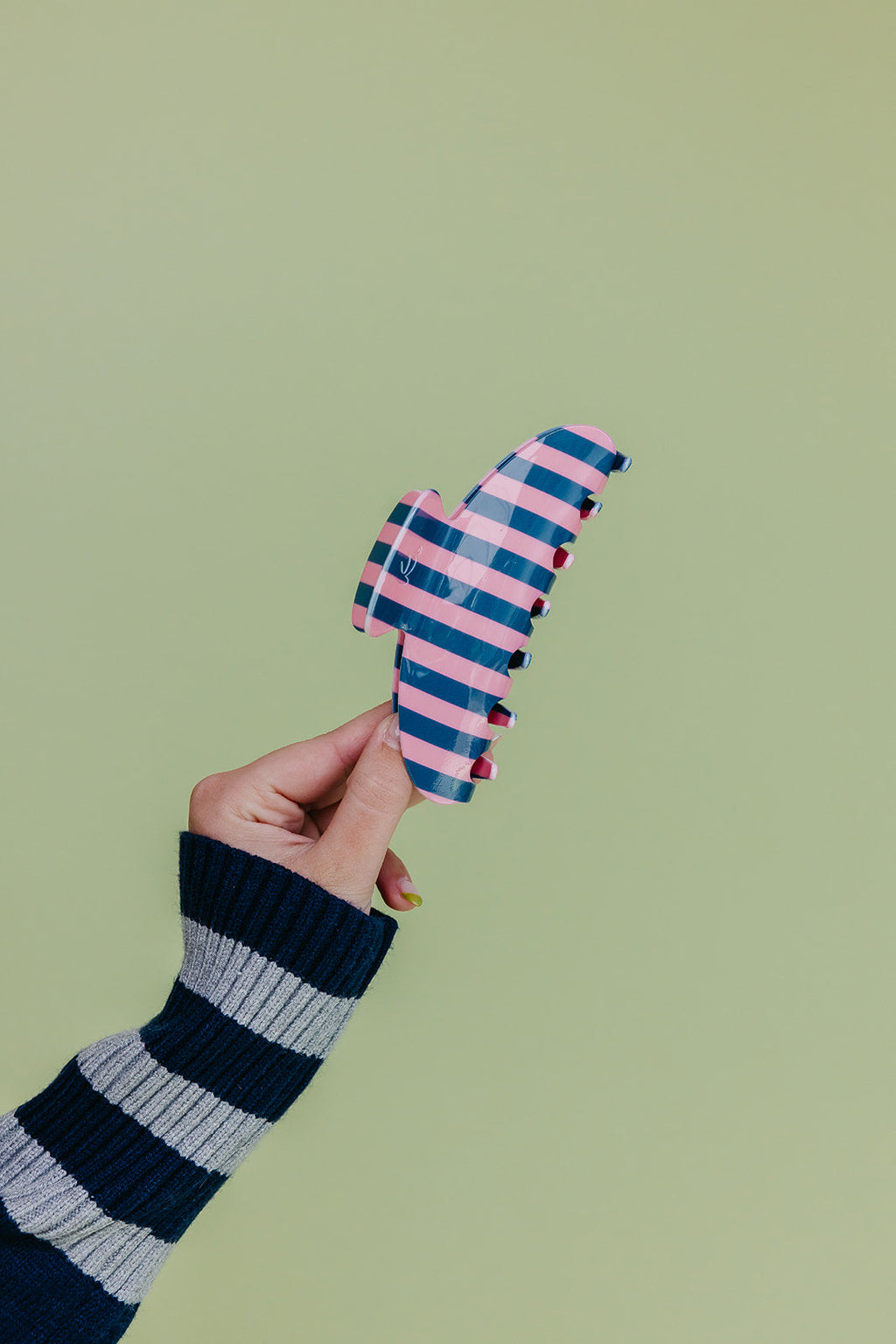 POLKA DOT & STRIPED OVERSIZED CLAWS