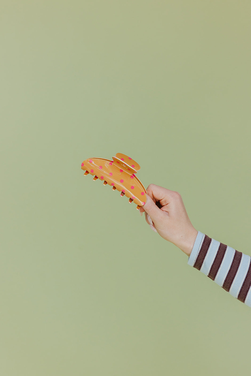 POLKA DOT & STRIPED OVERSIZED CLAWS