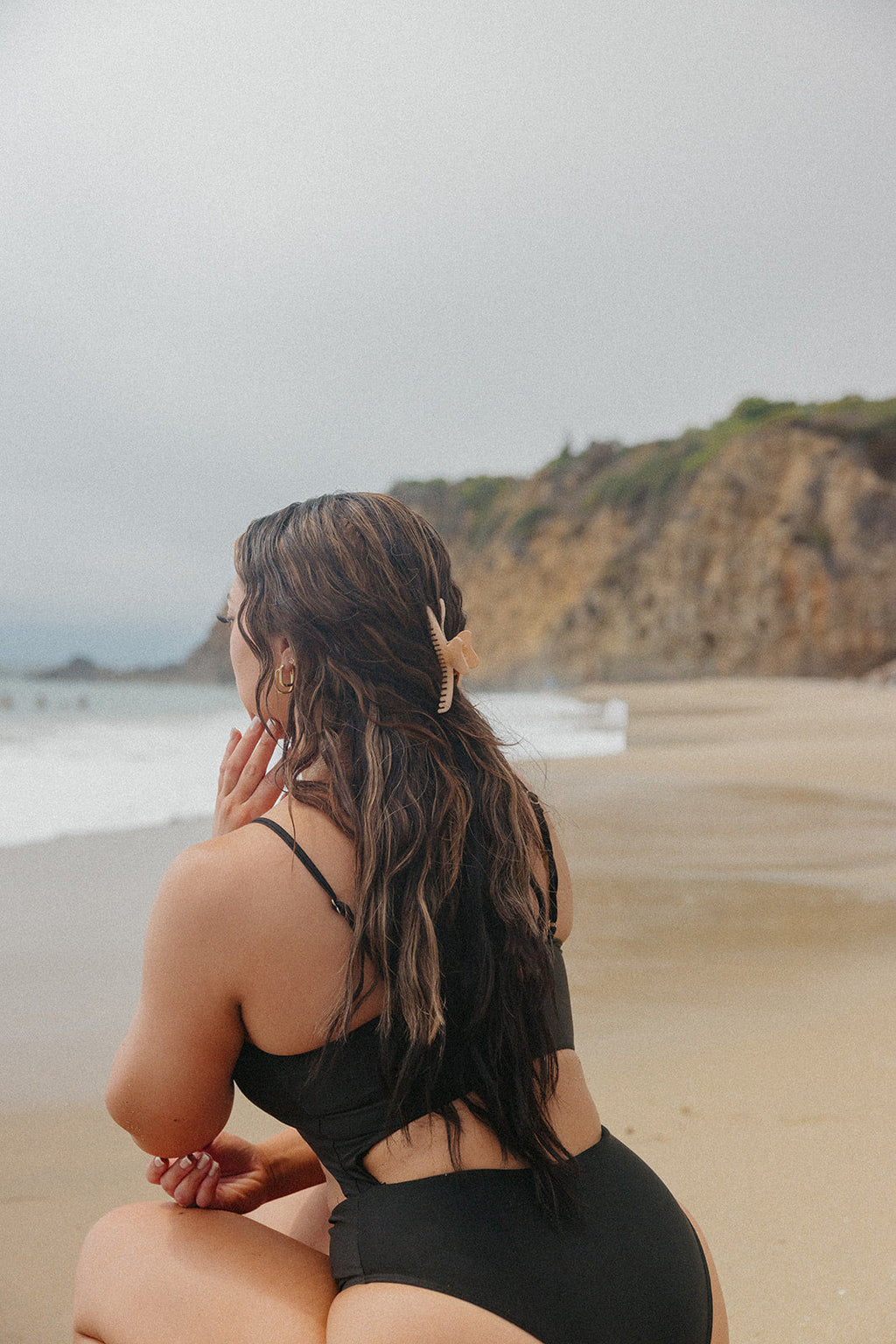 KAXI WAVY MIDI HOLD EVERYTHING CLAW