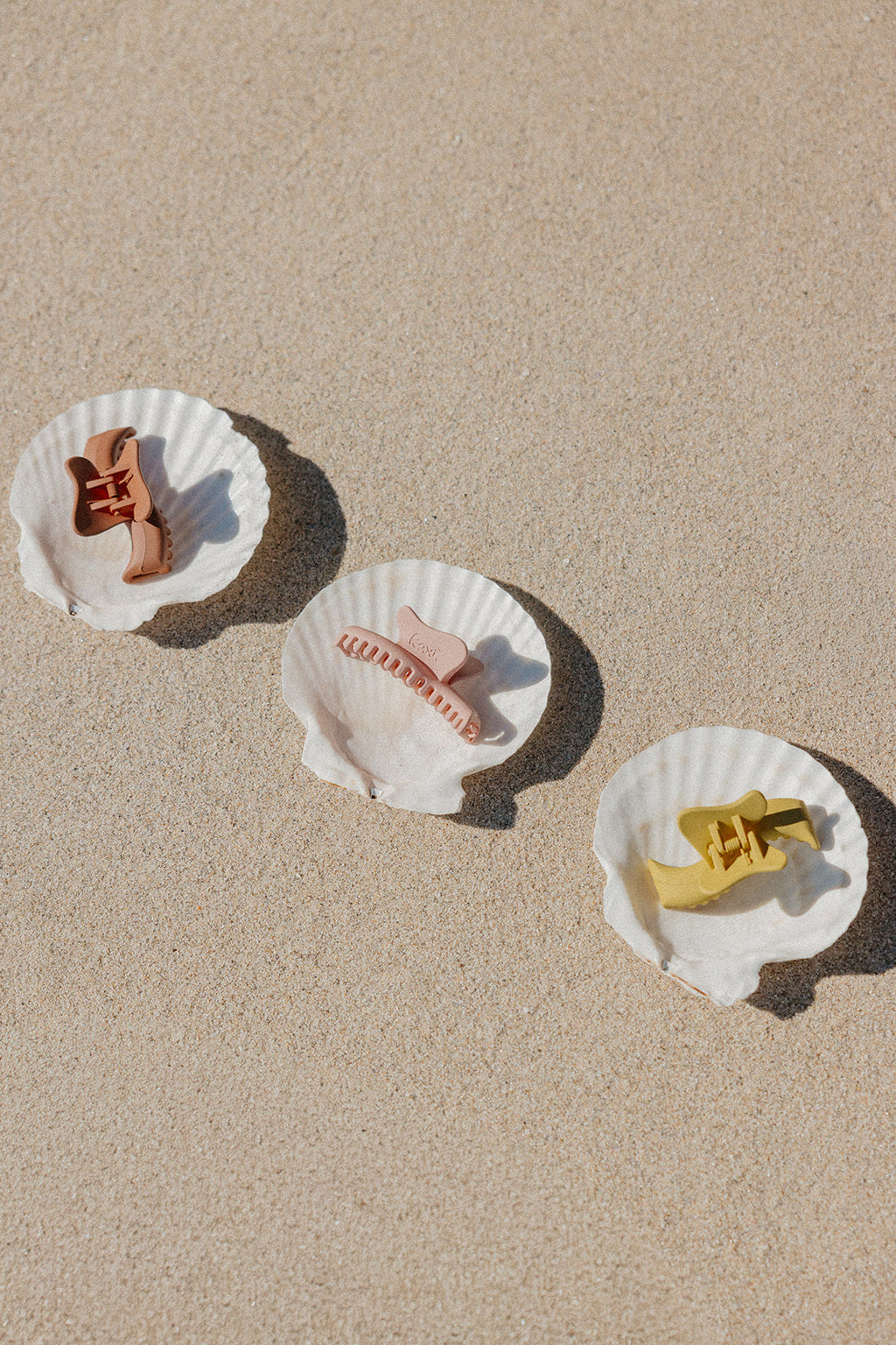 KAXI WAVY MINI HOLD EVERYTHING CLAW