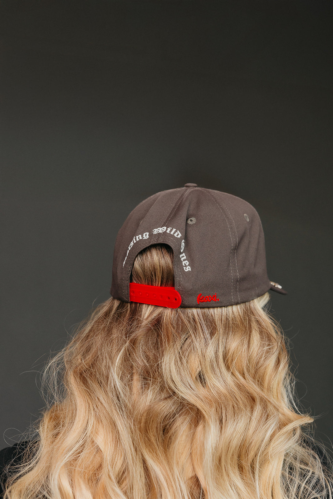 HOT MOM STUDDED TRUCKER HAT