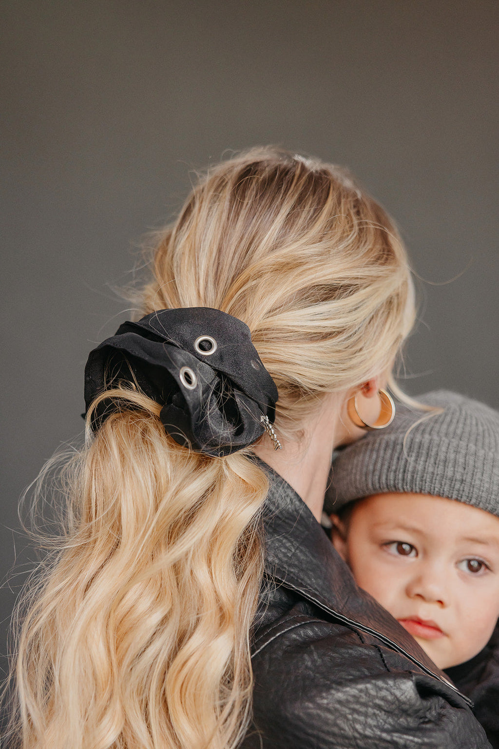 HOT MOM GROMMET SCRUNCHIE