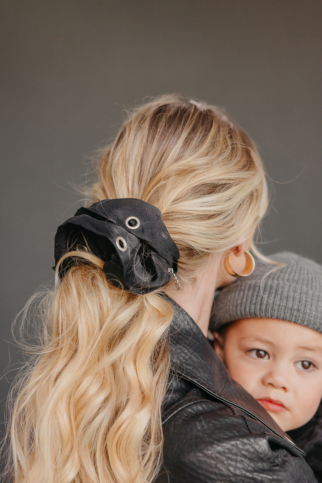 HOT MOM GROMMET SCRUNCHIE