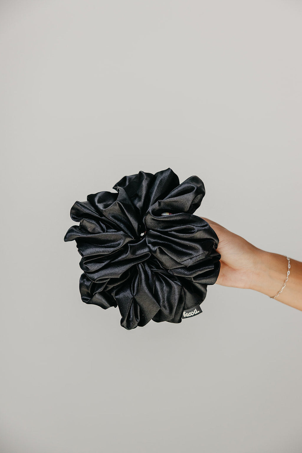 JUMBO SLEEP SILK/SATIN SCRUNCHIES