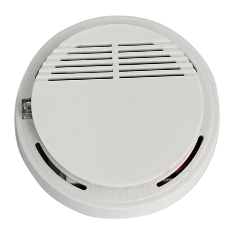SS-168 First Alert Battery-Operated Fire Smoke Alarm Detector(White)