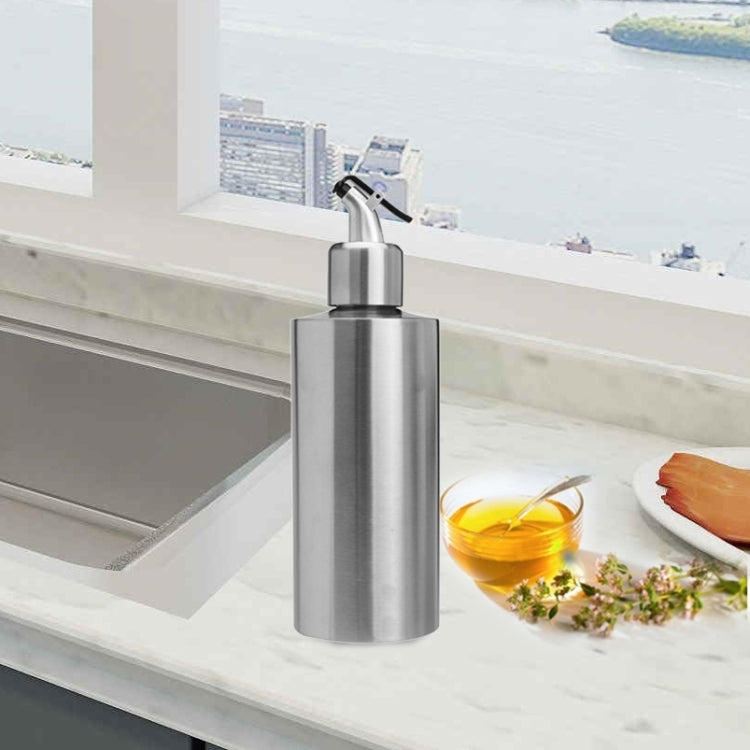 Cylindrical Seasoning Bottle Stainless Steel Oil Pot, Capacity:550 ml(B)