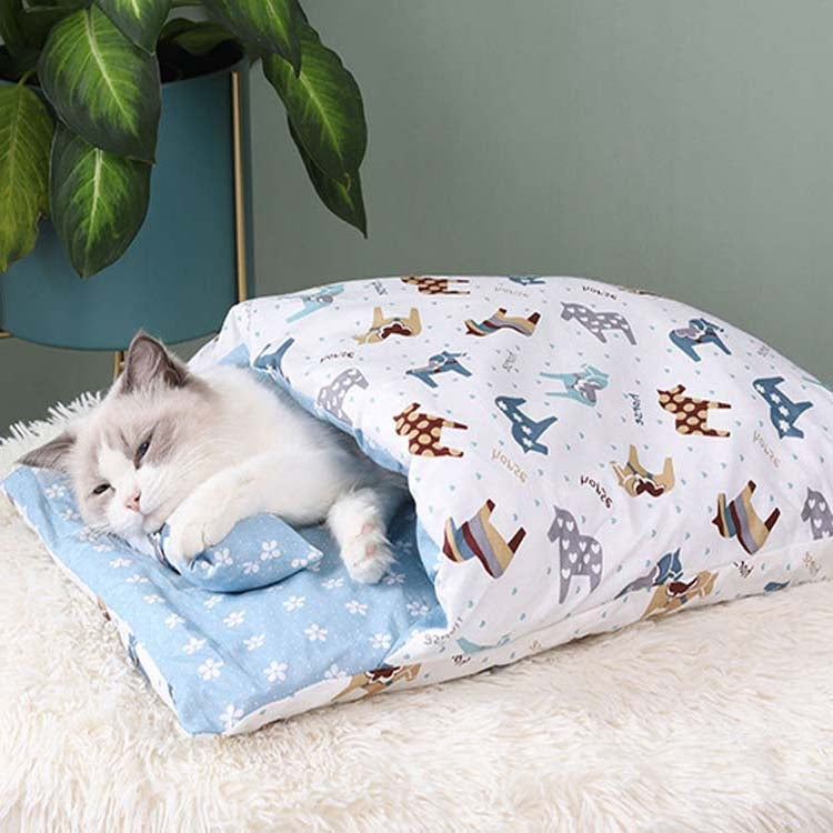 Closed Removable and Washable Cat Litter Sleeping Bag Winter Warm Dog Kennel, Size: S(Blue Pony)