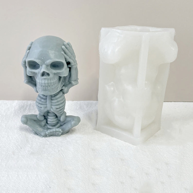 Skull Candle Silicone Mould Aromatherapy Ornament Mould(Skeleton Covering Ears)