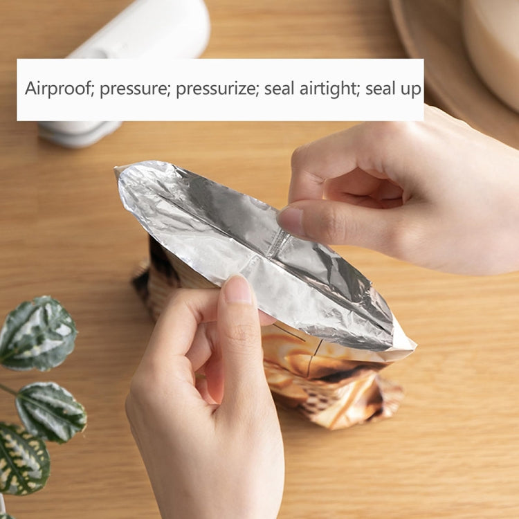 Small 2-in-1 Rechargeable Magnetic Snack Sealer Household Mini Sealing Machine(White)