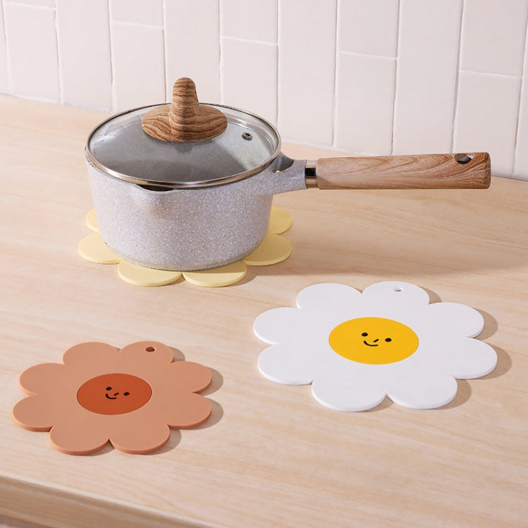 Sunflower Cute PVC Heat Insulation Mat Household High Temperature Resistant Table Pad, Style: Yellow Medium